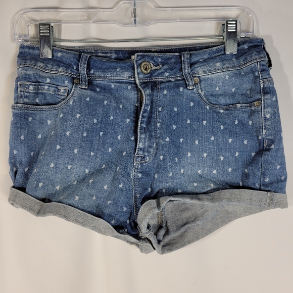 Bullhead Heart Print Hi Rise Five Pocket Cuffed Hem Shorts Size 9 - Picture 1 of 8